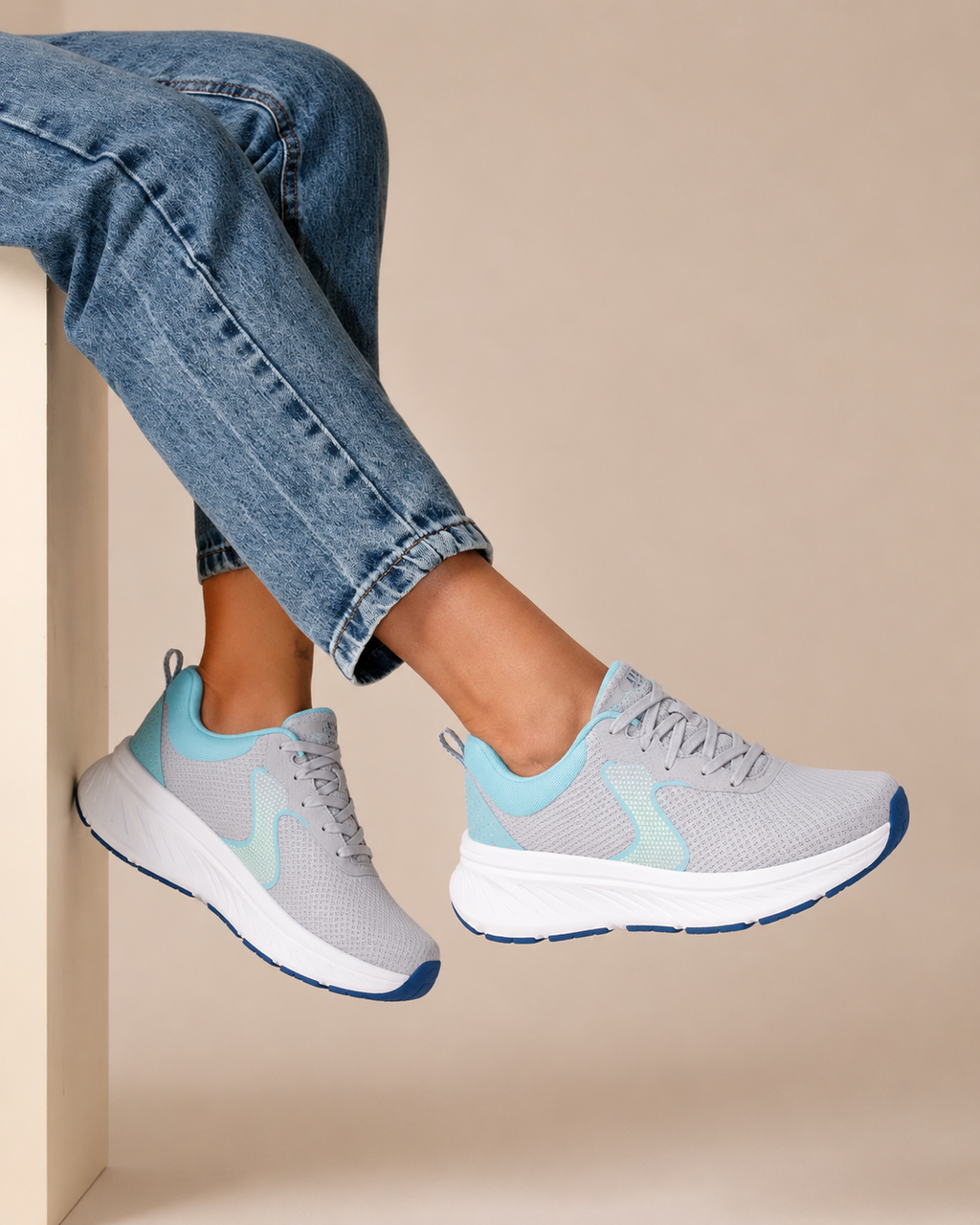 SKECHERS RELAXED FIT