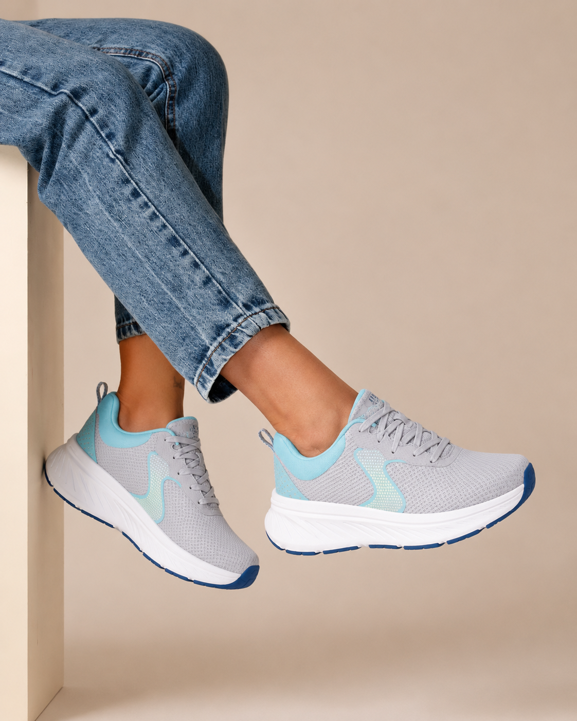 SKECHERS RELAXED FIT