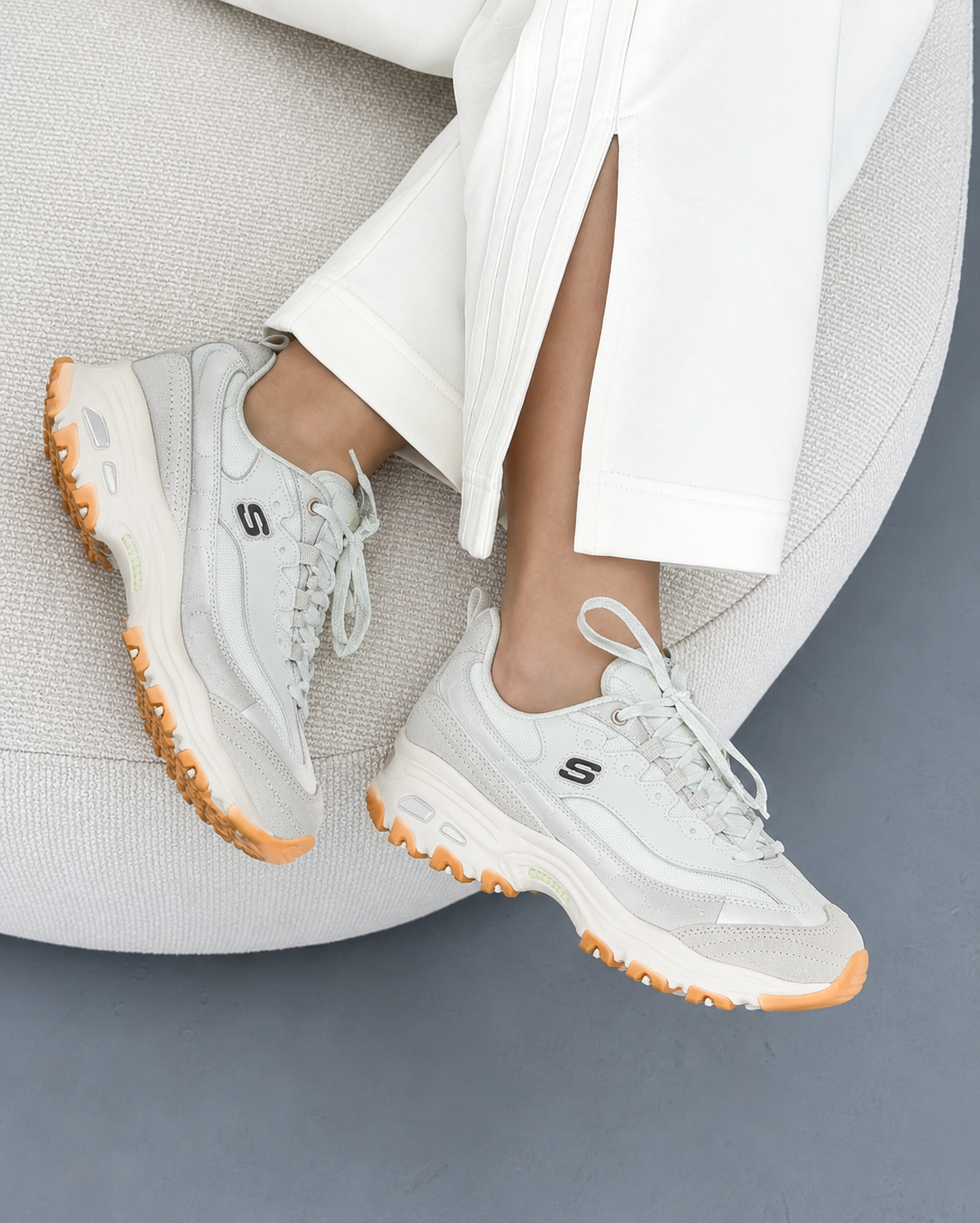 SKECHERS MEMORY FOAM Dlites